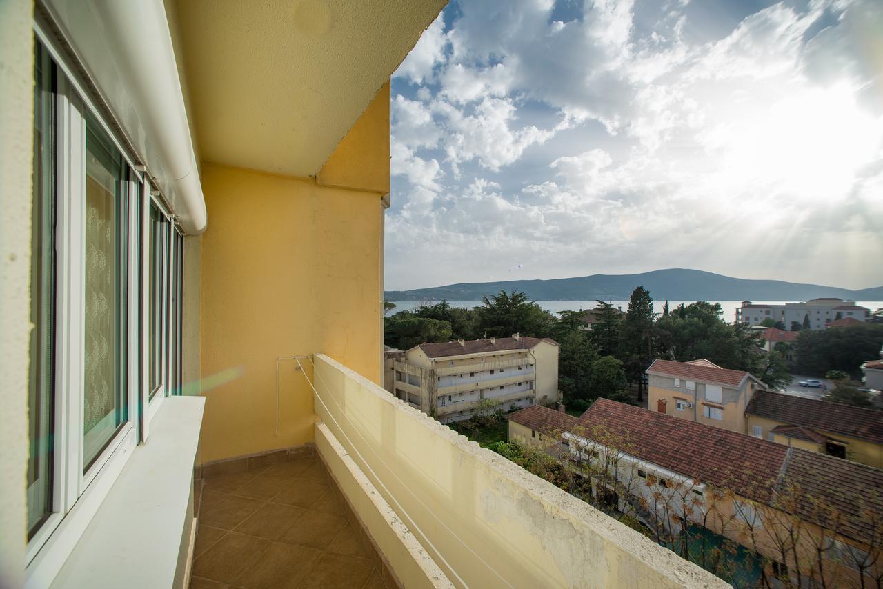 Apartman Andjela Tivat Exteriör bild